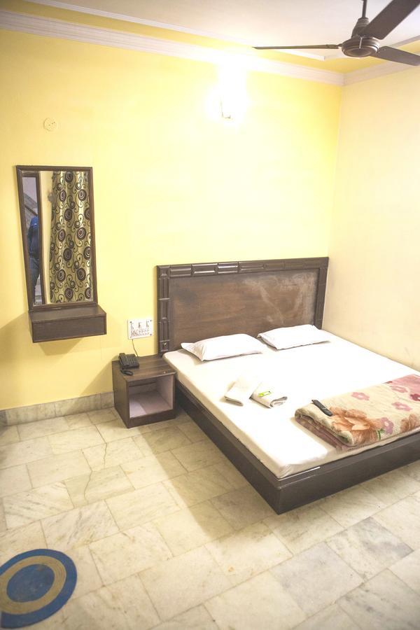 Hotel Venus International Új-Delhi Kültér fotó