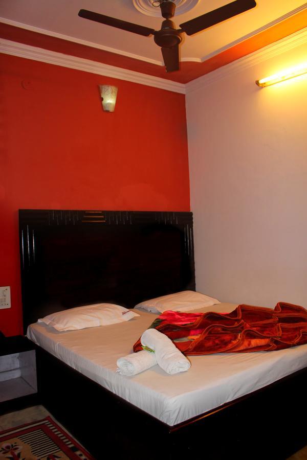 Hotel Venus International Új-Delhi Kültér fotó